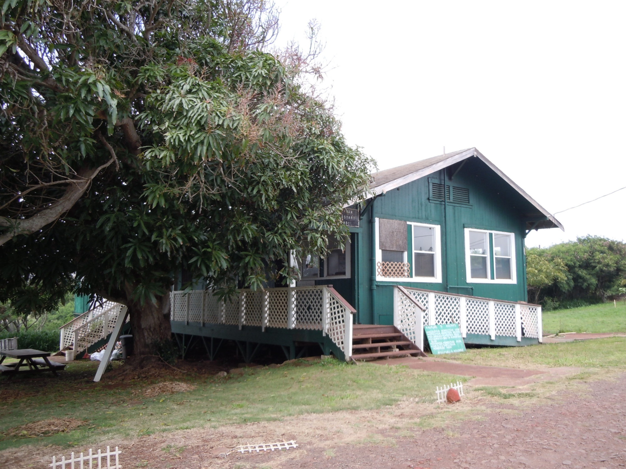 Library Turns the Page on Hawaii History | The Molokai Dispatch