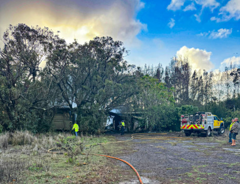 Fires Destroy Structures in Hoʻolehua, Maunaloa