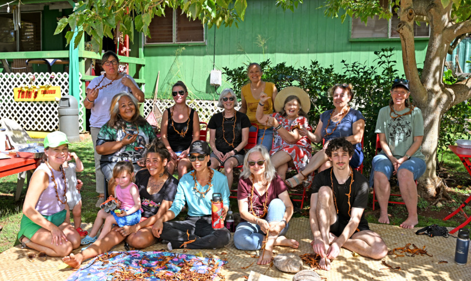Malo ʻUlu Lei Workshop in Hoʻolehua